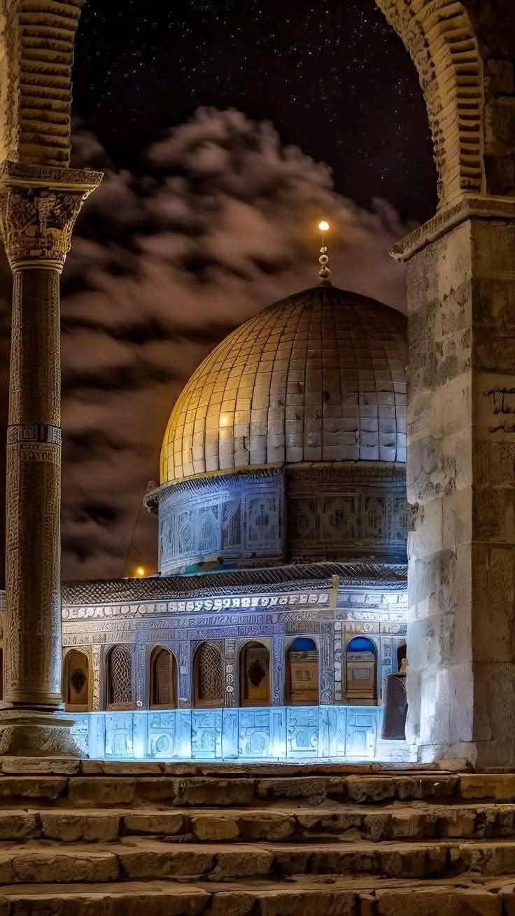 - تَبْدَأُ لَيْلَةُ الْإِسْرَاءِ وَالْمِعْرَاجِ:"مِنْ مَغْرِبِ يَوْمِ الْأَحَدِ حَتَّى فَجْرِ الْإِثْنَيْنِ، اللَّهُمَّ كَمَا جَعَلْتُهَا لَيْلَةَ الْفَرَحِ وَالسُّرُورِ عَلَى قَلْبِهِ الشَّرِيفِ أَجْعَلُهَا لَيْلَةَ فَرَحٍ وَسُرُورٍ عَلَى أُمَّتِهِ وَنِهَايَةً لِكُلِّ حُزْنٍ يَسْكُنُ قُلُوبنا."🤍