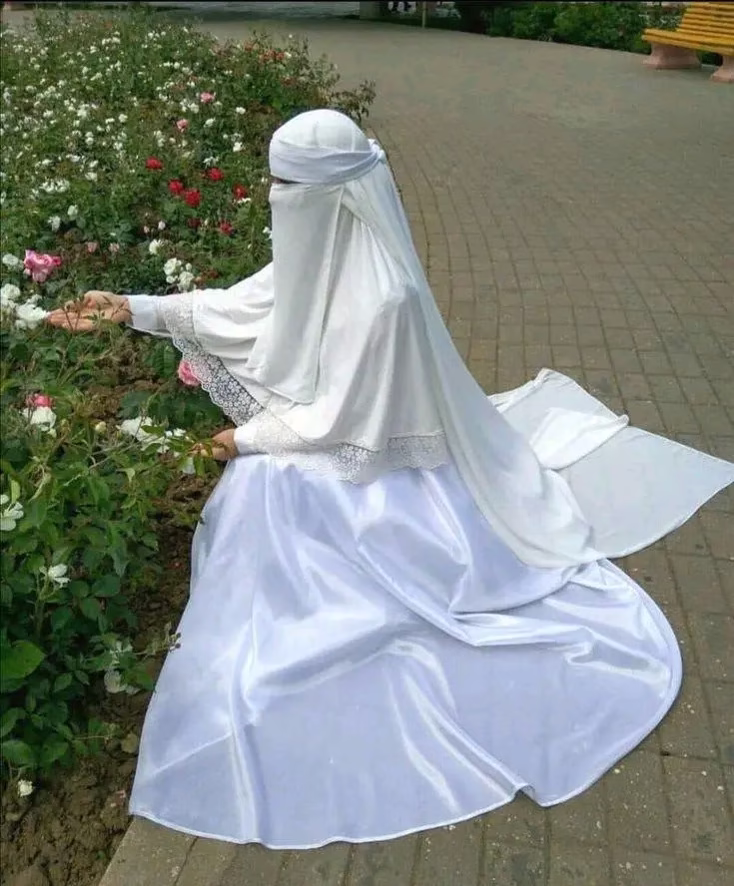 اللَّهُمَّ السَّكِينَةَ لِقُلُوبِنَا وَالطُّمَأْنِينَةَ لِأَرْوَاحِنَا اللَّهُمَّ 
اجْعَلْ بَرَكَةَ هَذِهِ الْأَشْهُرِ الطَّيِّبَةِ تَغْمُرُنَا 
بِلَطْفِهَا وَعَفْوِهَا وَبَشَائِرِهَا...🌹✨🦋