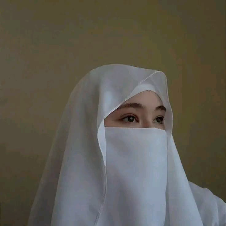 عندما اسري بالنبي صلى الله عليه وسلم🌹🤍

ليلة الاسراء والمعراج ولحقه ابليس ليرميه بشهاب 

طلب منه جبريل عليه السلام ان يقول هذا الدعاء👇🏻👇🏻

"اعوذ بكلمات الله التامات اللاتي لا يجاوزهن بر ولا فاجر من شر ماينزل من السماء وشر مايعرج فيها وشر مايلج في الأرض وشر ما يخرج منها وشر كل دابة ربي آخذ بناصيتها إن ربي على سراط مستقيم" 🤲🏻✨♥️

ردودها وذكروا بها غيركم لعلها تكون المنجية♥️✨