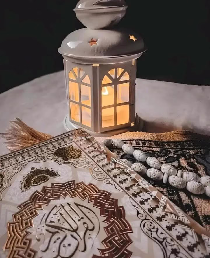 "رَائِحَةُ شَهْرِ الْغُفْرَانِ تَزْدَادُ يَوْمًا بَعْدَ يَوْمٍ، اللّهُمَّ بَلِّغْنَا رَمَضَانَ وَنَحْنُ فِي أَحْسَنِ حَالٍ." 🤲🏻❤