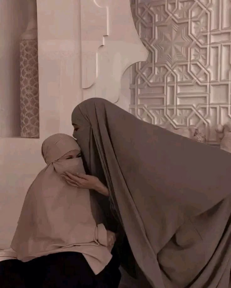 اللَّهُمَّ بَارِكْ لِي فِي أَهْلِي وَعَائِلَتِي وَأَحِبَّتِي وَٱجْمَعْنَا 
فِي رَمَضَانَ عَلَى طَاعَتِكَ وَحُسْنِ عِبَادَتِكَ
 وَاحْفَظْهُمْ بِحِفْظِكَ يَاوَدُودُ 🤲🏻🕋🌙