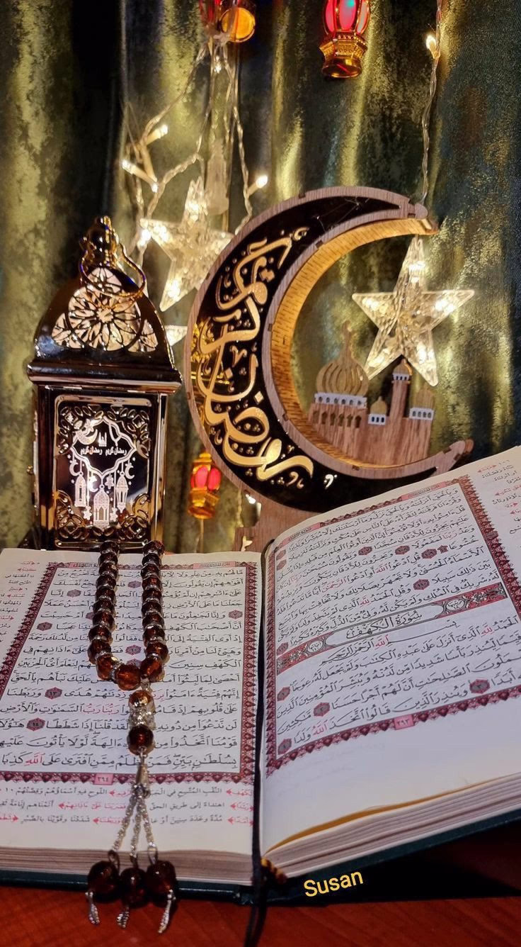 "وٌَلََنَِآ فُِيَ آلَغُِيَآبًِ هَّيَْبًَةٌّ، لََآ يََمًْلَِکُْهَّآ آلَمًُنَِآفُِقُُوٌنِ فُِيَ حًُضُوٌرِهِّمًْ."♥

   🦋👑