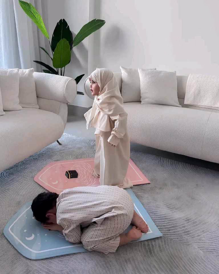 ‏اللهٌم اخرج من اصلابنا ذرية صالحةٌ🤍‏﴿وَأَصْلِحْ لِي فِي ذُرِّيَّتِي﴾ 🤍