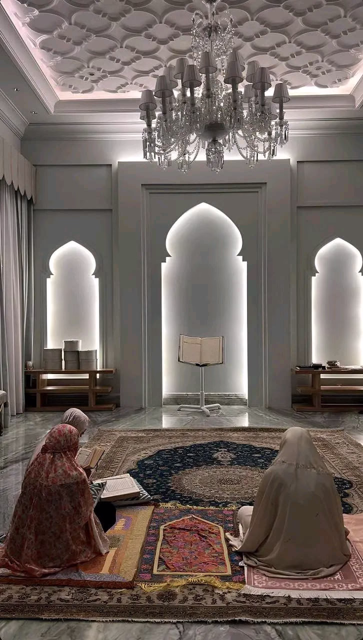 _وَفِي يَوْمِ الجُمُعَةِ. 
"اللَّهُمَّ عَوِّضْنِي خَيْرًا عَنْ كُلِّ شَيْءٍ انْكَسَرَ فِي نَفْسِي وَكُلِّ يَأْسٍ أَصَابَ قَلْبِي اللَّهُمَّ حَقِّقْ لِي مَا أُرِيدُ فَأَنْتَ تَعْلَمُ السِّرَّ وَمَا يُخْفَى اللَّهُمَّ فَوَّضْتُكَ أَمْرِي كُلَّهُ فَاجْعَلْهُ خَيْرًا بِمَا شِئْتَ."🤲🏻🤍