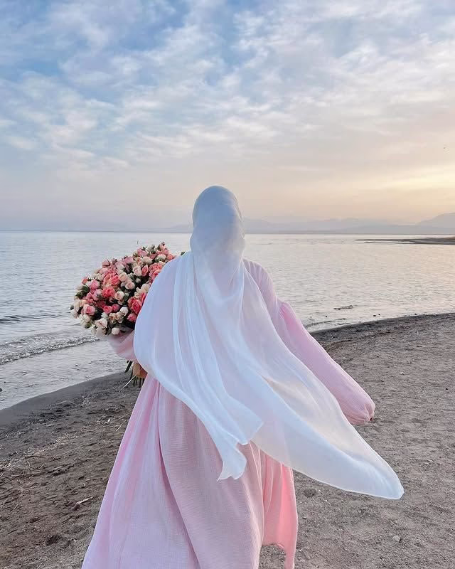"اللَّهُمَّ أَلْهِمْنِي الْخَيْرَ فِي أَمْرِي، وَأَلْقِ الِاطْمِئْنَانَ فِي قَلْبِي."💚
ياراツ❥.