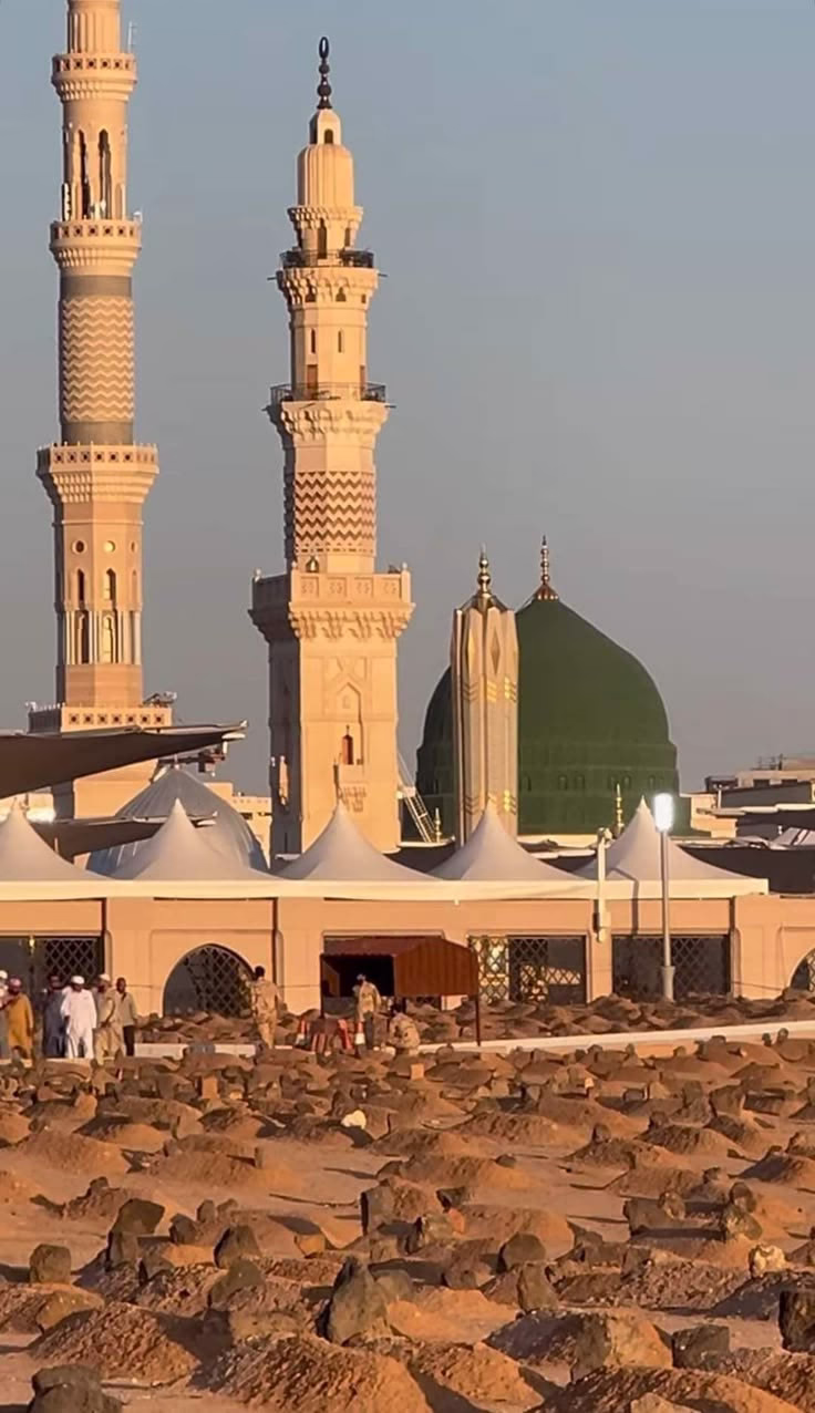 "اللهُم في هذا اليوم الفضيل أجعل كل ما يتمناهُ قلبي تراهُ عيني، اللُهم أستجب لي كل ما أعجز عن قولهِ، وإني يارب في انتظار عطاياك المبهجة وكلي ثقة بأنك الكريم الذي لا يرد عبده،اللهُم عليكَ بما في قلبي وأنتَ أعلم مابه، إنك على كل شيء قدير."♥️