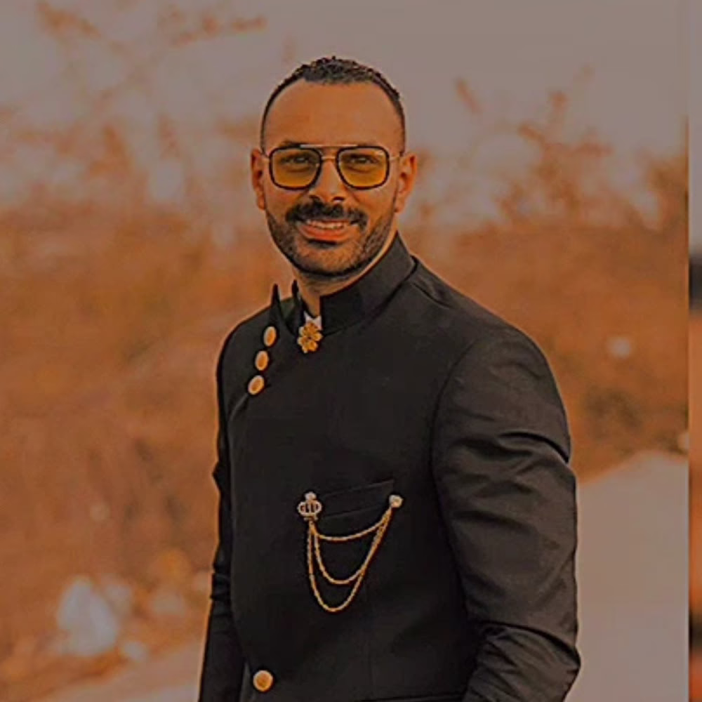 ‏" لكي تكون سعيدًا، عليك أن تتعلم كيف تتجاهل بذكاء ما لا يستحق وقتك ."