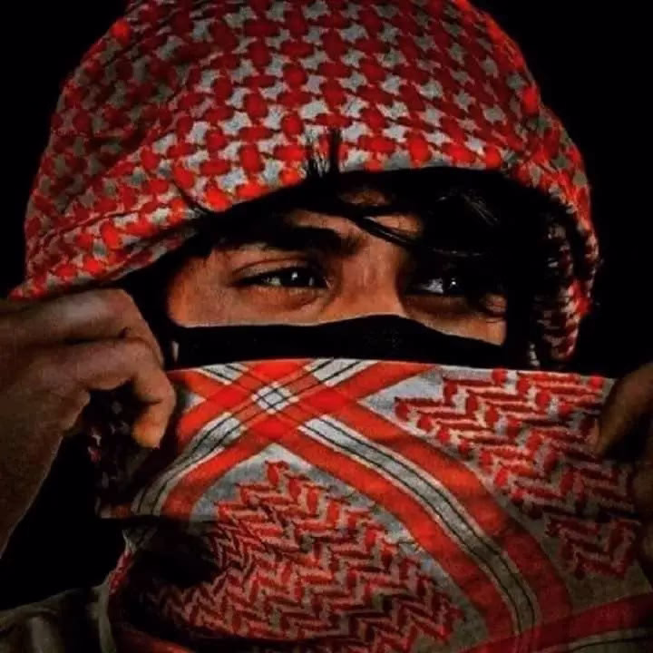 الأذوَاقُ لَيسَت مُتسَاوِيَة ، فَأحدُهُم يَراكَ شَيءٌ عَادِيّ , و الآخَرُ يَراكَ الجَمالُ بِعَينهِِ !