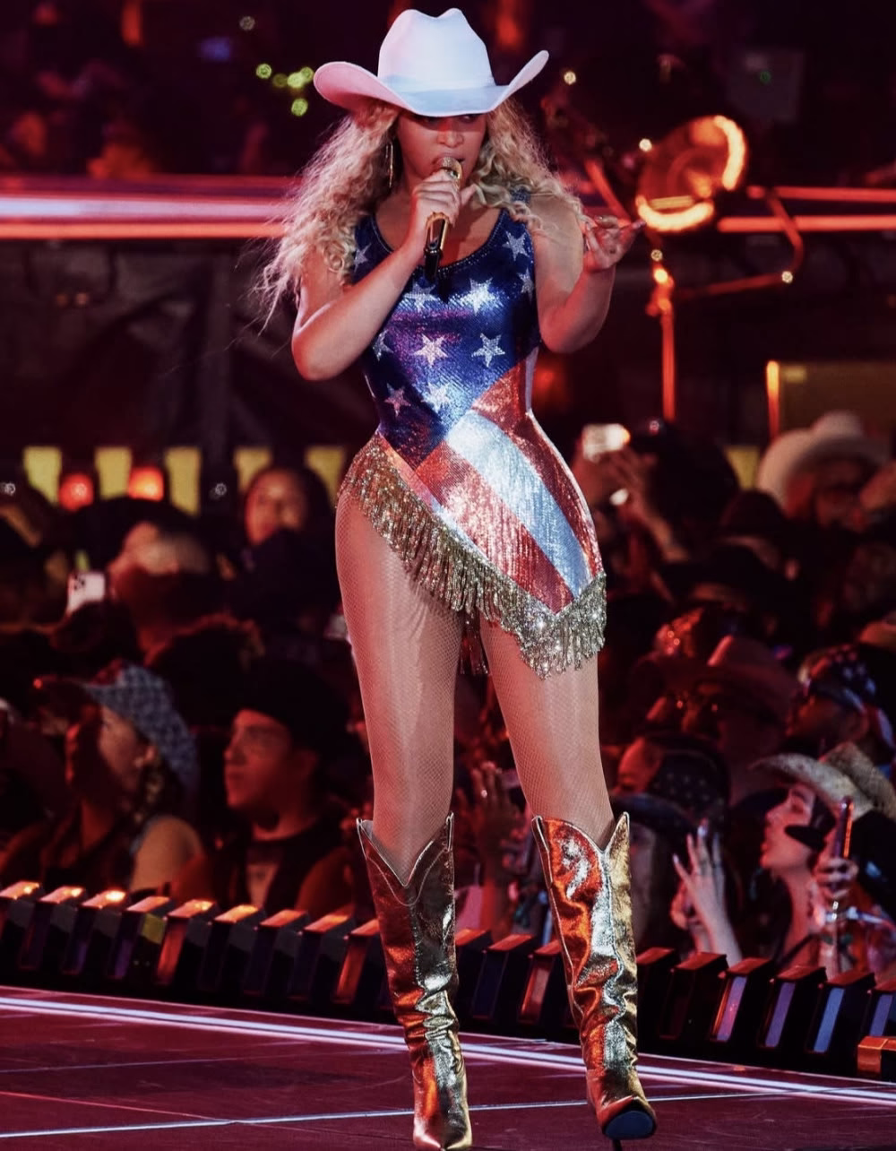 USA!! LETS PARTY! HAPPY 4th OF JULY 🥳🥳🥳